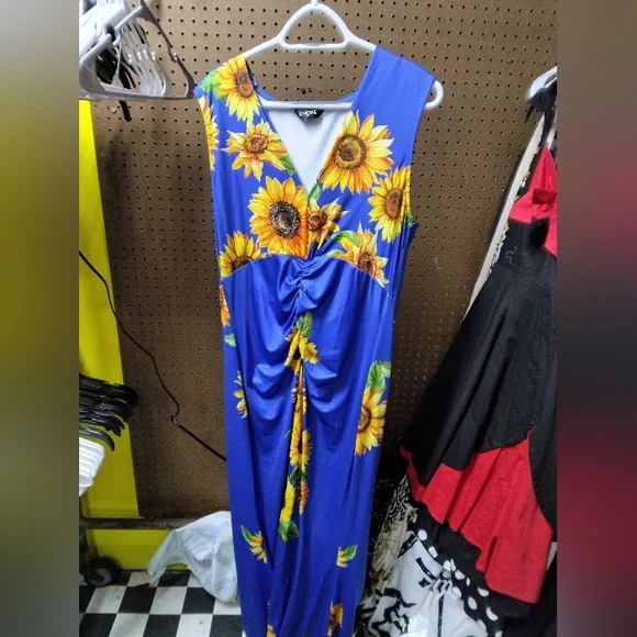 chic | Dresses | Chic Blue Sunflower Dress | Poshmark